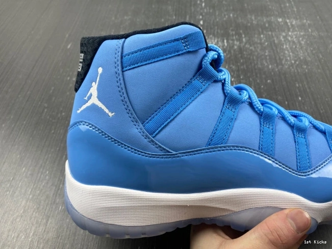 1st Kicks (11 Gift Flight of Jordan 29) 717602-900 Ultimate 0821